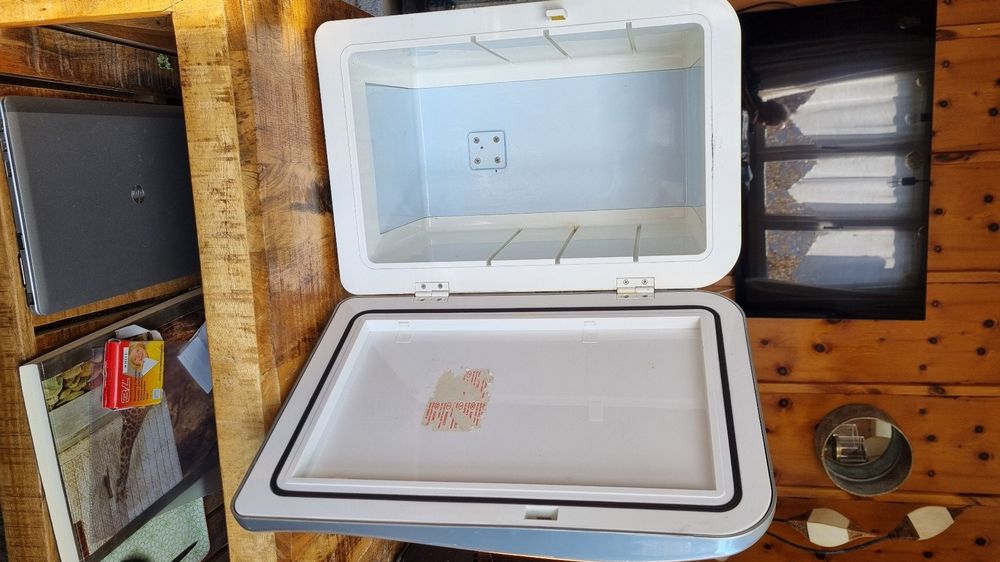 Kühlschrank: Kleiner Camping Kühlschrank/ für garten Balkon ect – Gebraucht aus Sargans von Benziner 1