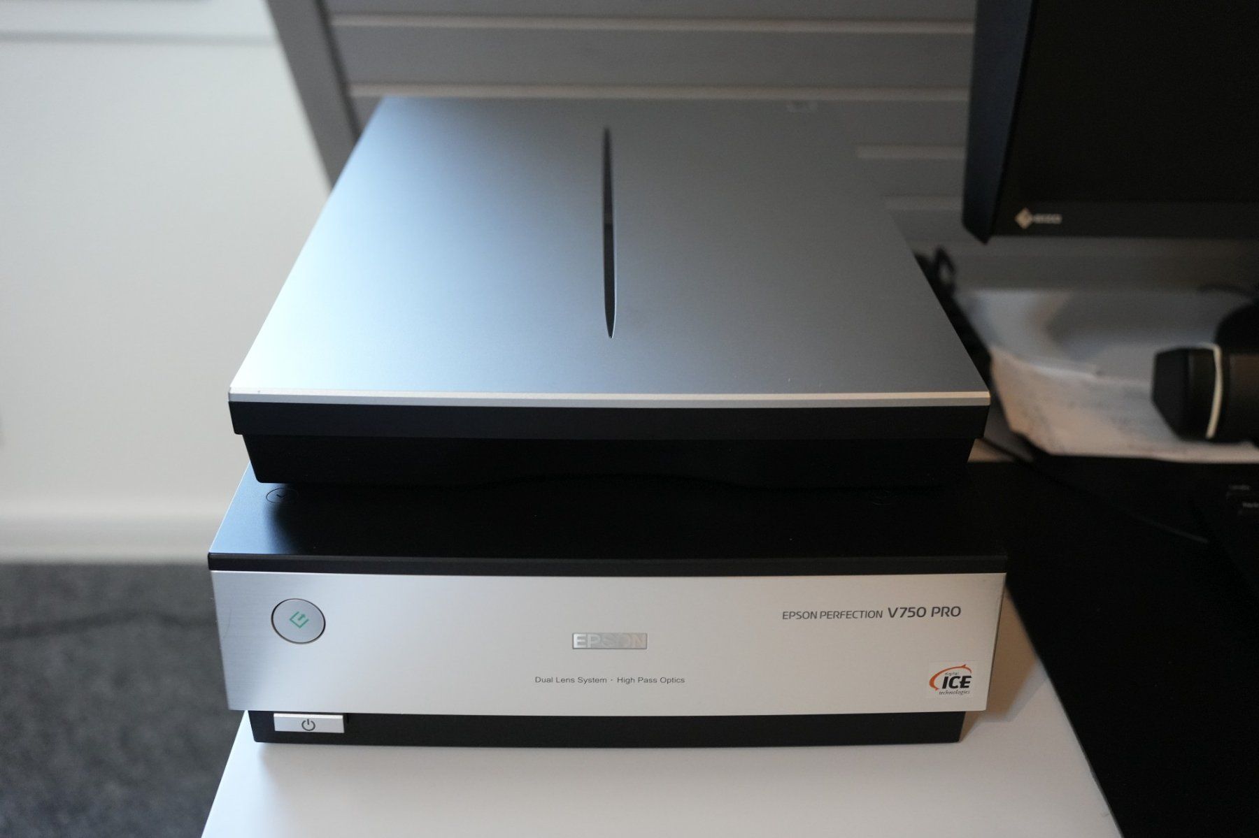 Epson Scanner: Epson Perfection V750 Pro – Gebraucht aus Brunnen von Techfreak1