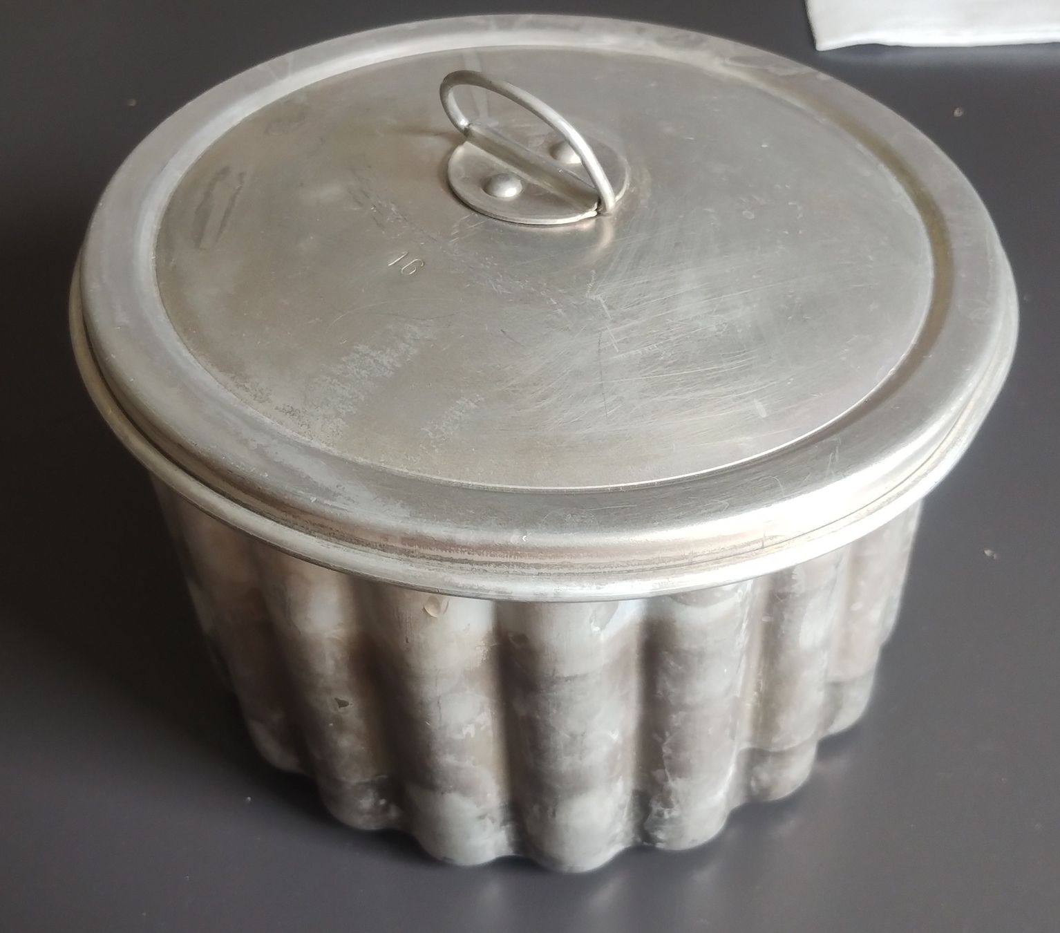 Moules à gâteaux: Alte Backform  Alu 16cm – D'occasion à Schiers par bak007