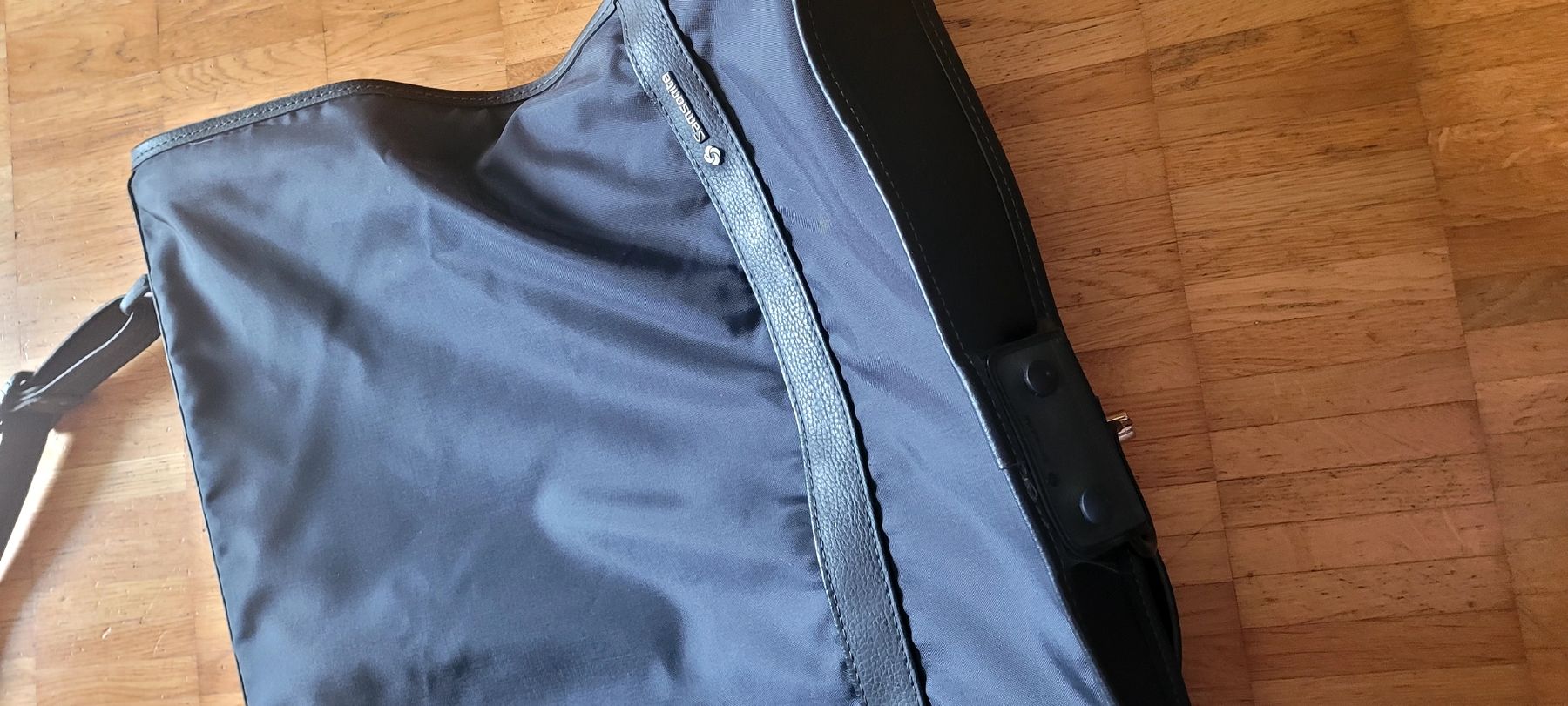 Samsonite Borse: Samsonite Anzugtasche – Usato da Emmenbrücke venduto da gatasalvache 1