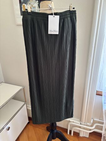 Max Mara Rock,cool, Grösse L= 40-42, Np:240.-