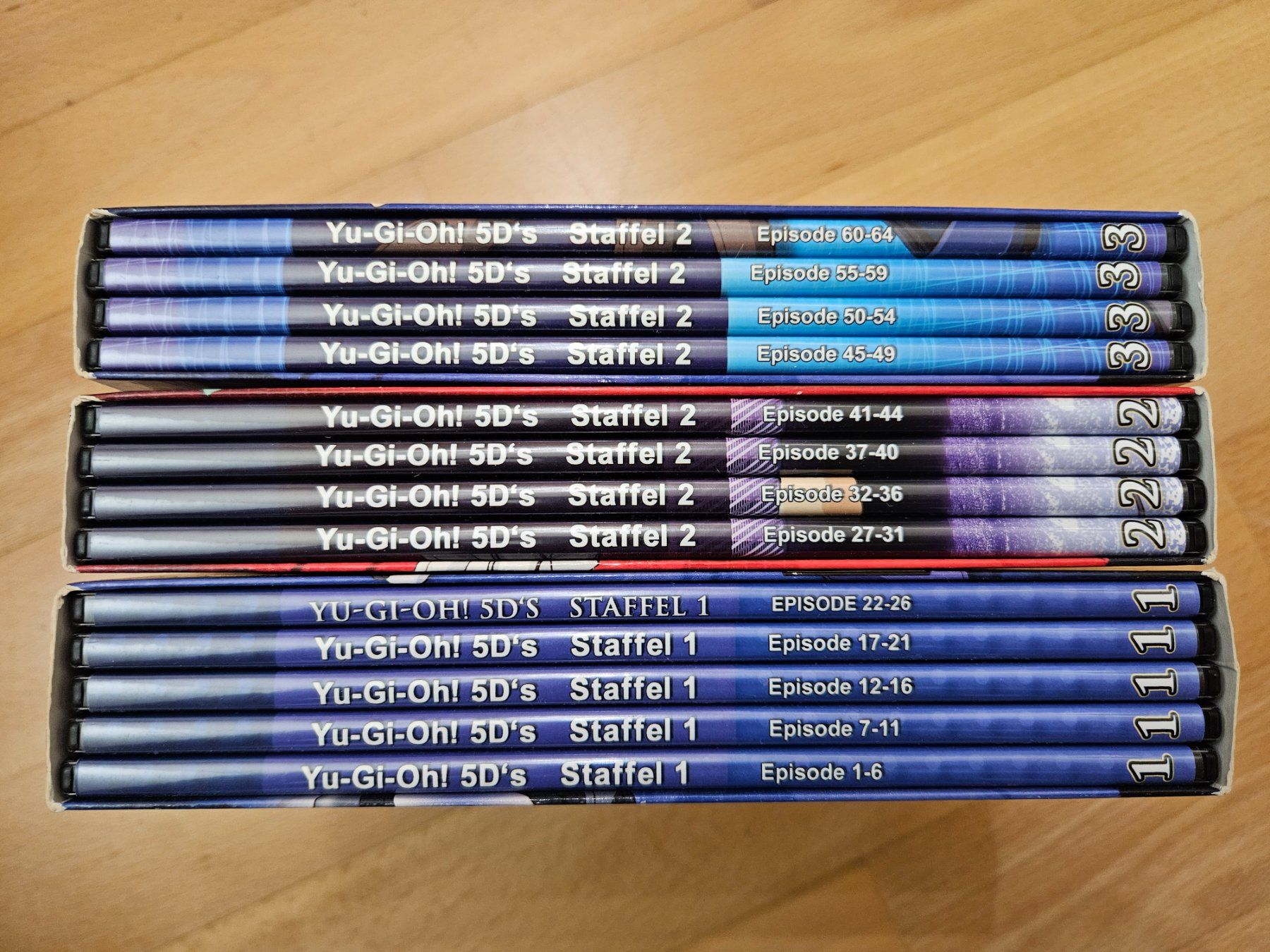 Tutti i DVDs: Yu-gi-oh 5Ds Anime Boxen 1-3 – Usato da Hombrechtikon venduto da JackBleacher 2