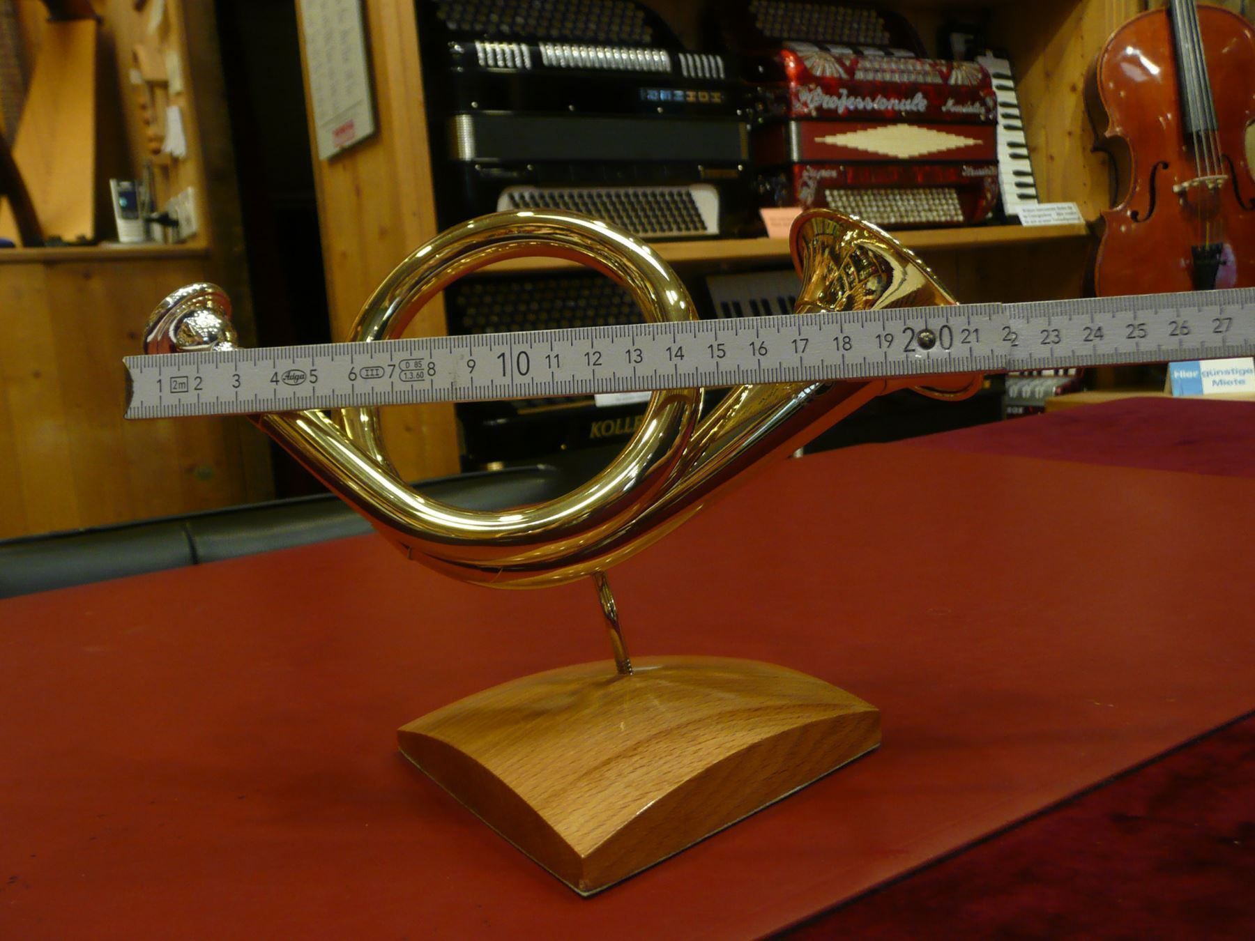 Tutte le decorazioni: Horn Miniatur auf Holz-Sockel – Nuovo e nell'imballaggio originale da Davos-Platz venduto da musikhauskollegger 7