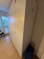 Kleiderschrank
