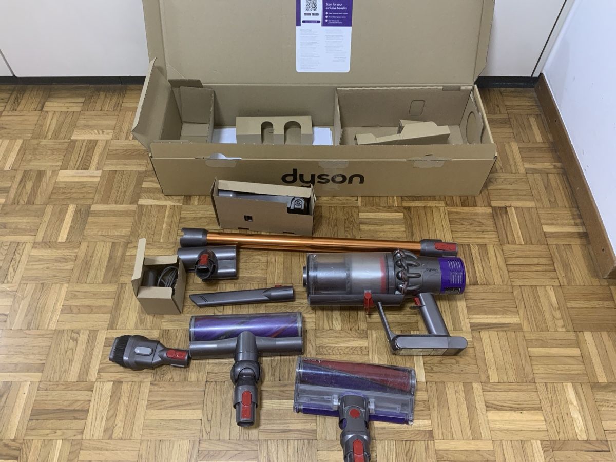 Dyson Aspirapolveri & Accessori: Aspirateur Dyson V10 – Usato da Lausanne venduto da cjrrviseu