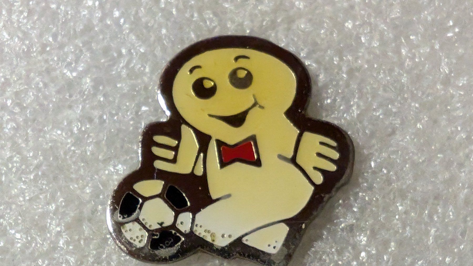 Placchette & Badge: Ansteckpin 213: Maga Bio – Usato da Oppligen venduto da Pin-Fall-Shop