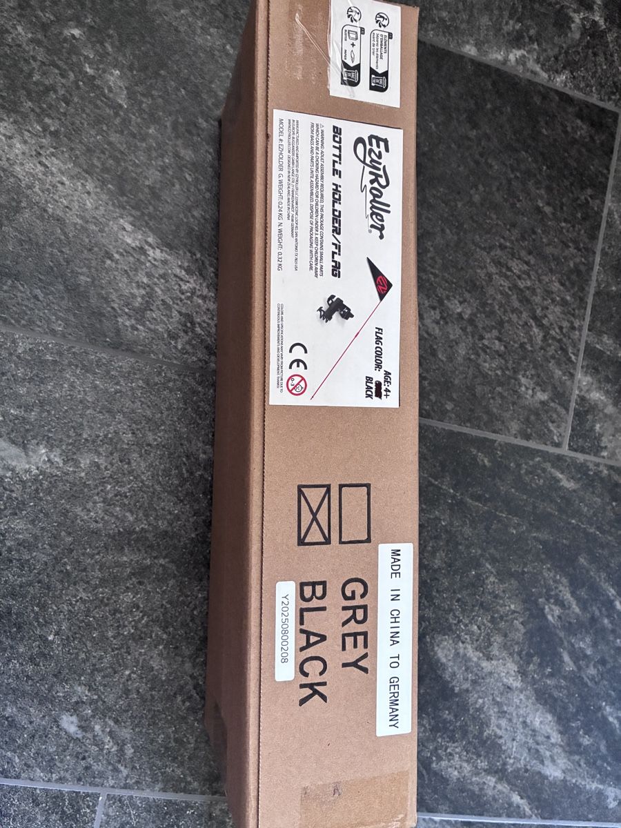 Spielzeuge: Ezyroller Bottle Holder/Flag Black Age 4+ New – Neu und originalverpackt aus Oberwil BL von watericeair 2
