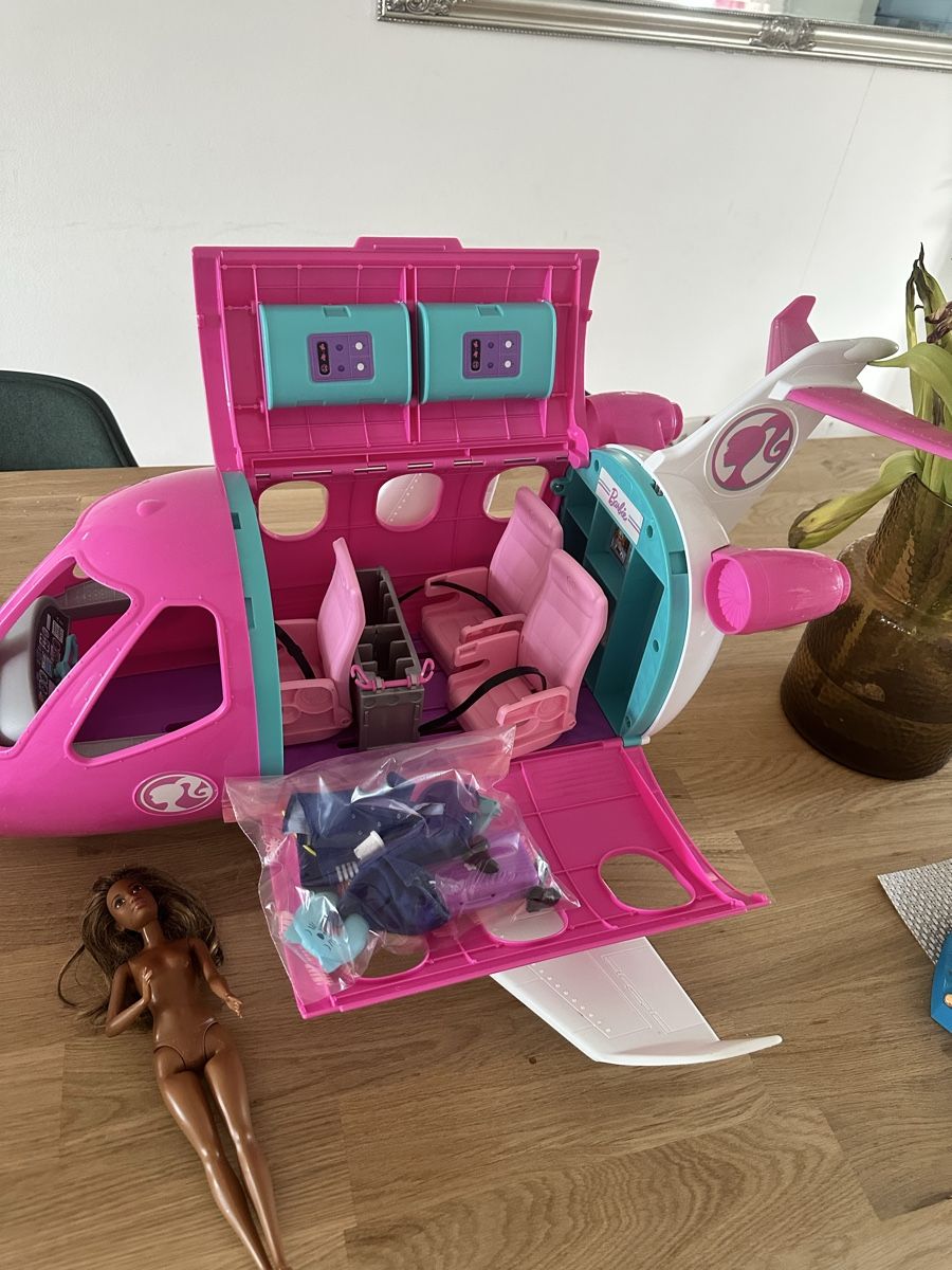 Puppen: Barbie Flugzeug mit Pilotin – Gebraucht aus Zürich von Essences 1