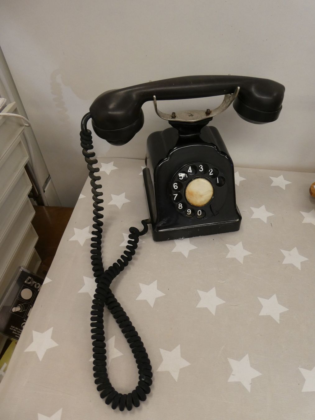 Telefoni: Altes Telefon als Deko – Usato da Rafz venduto da Powacaddy