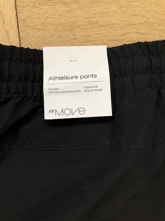 H&M Pantaloni: Leichte Softshell Hose Wanderhose H&M Gr. M - L NEU – Nuovo e nell'imballaggio originale da Zürich venduto da twice_secondhand 2