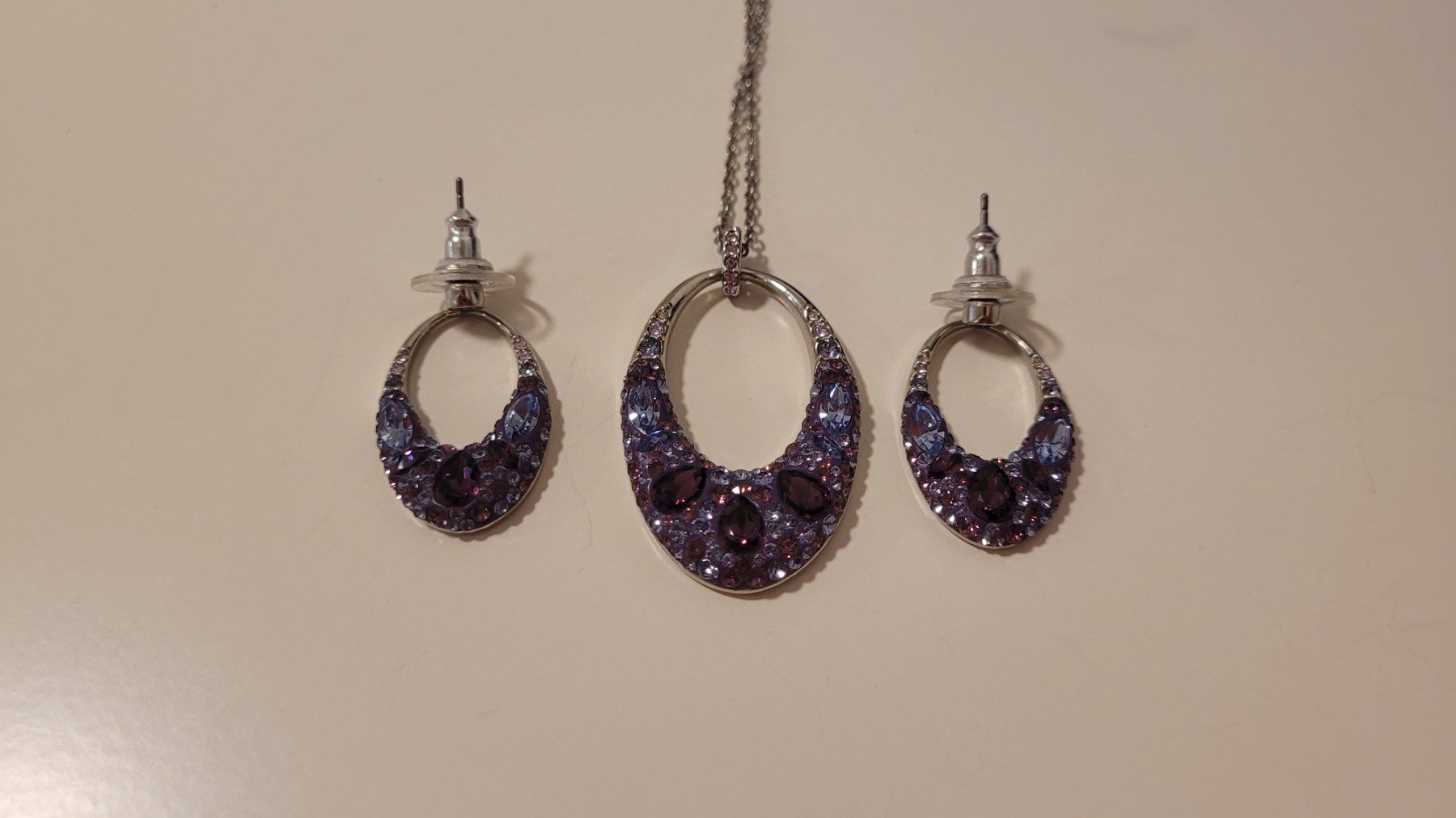 Swarovski Catenine: Swarovski Set lila violett – Usato da Schaan venduto da car_wrv2 4