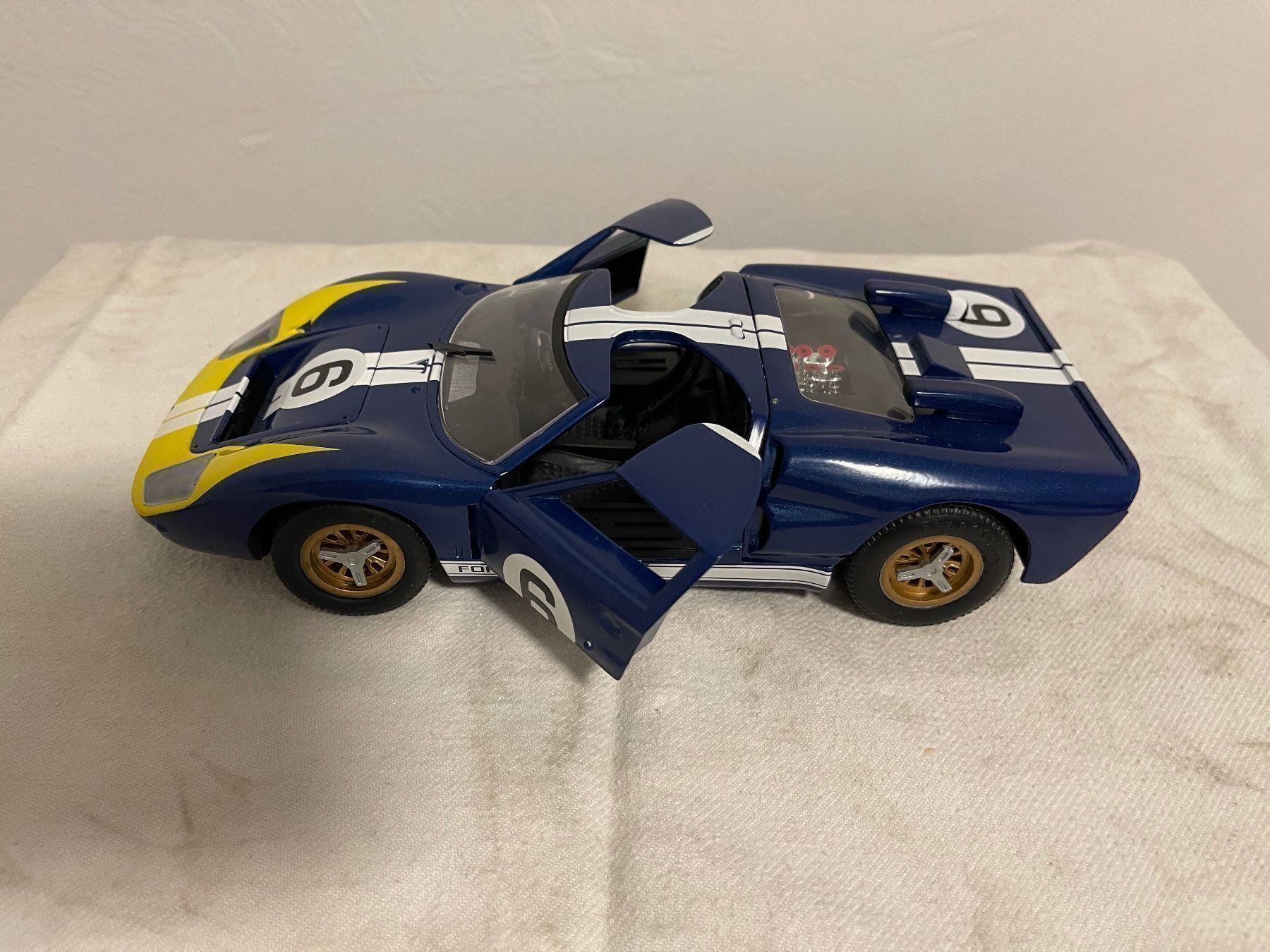 Modellbausätze & Standmodelle: FORD GT40 (1:18) – Gebraucht aus Maroggia von dag61 4