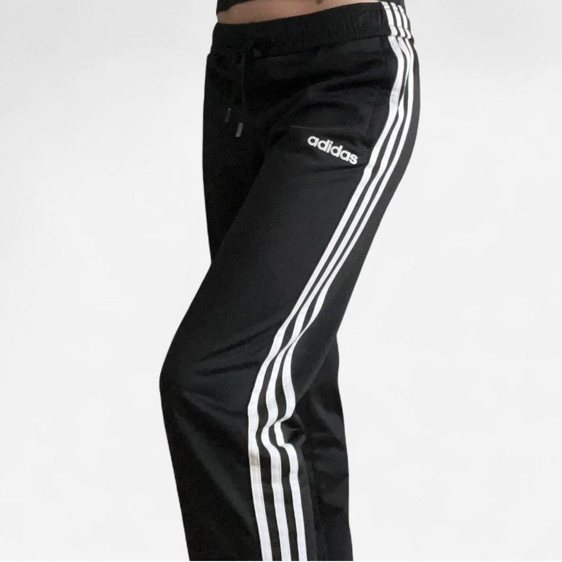 Adidas Pantaloni: Adidas Track Pants Size S – Usato da Kriens venduto da tiy_wxz5