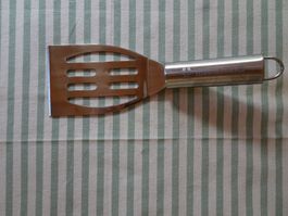 Bratschaufel aus Metall von Feldschlösschen  - 260202