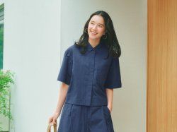 Uniqlo Blusen: Uniqlo Bluse blau Grösse XXL – Neu und originalverpackt aus Wettingen von Tigabella 1