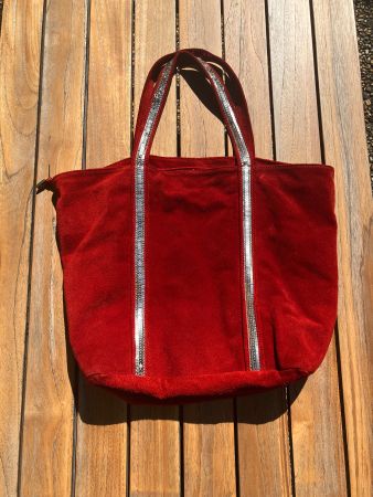 Sac rouge en daim avec bandoulière