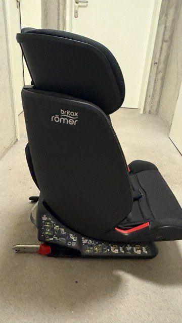 Britax Römer Seggiolini per auto: Britax Römer Advansafix IV M – Usato da Bergdietikon venduto da moritz378 4