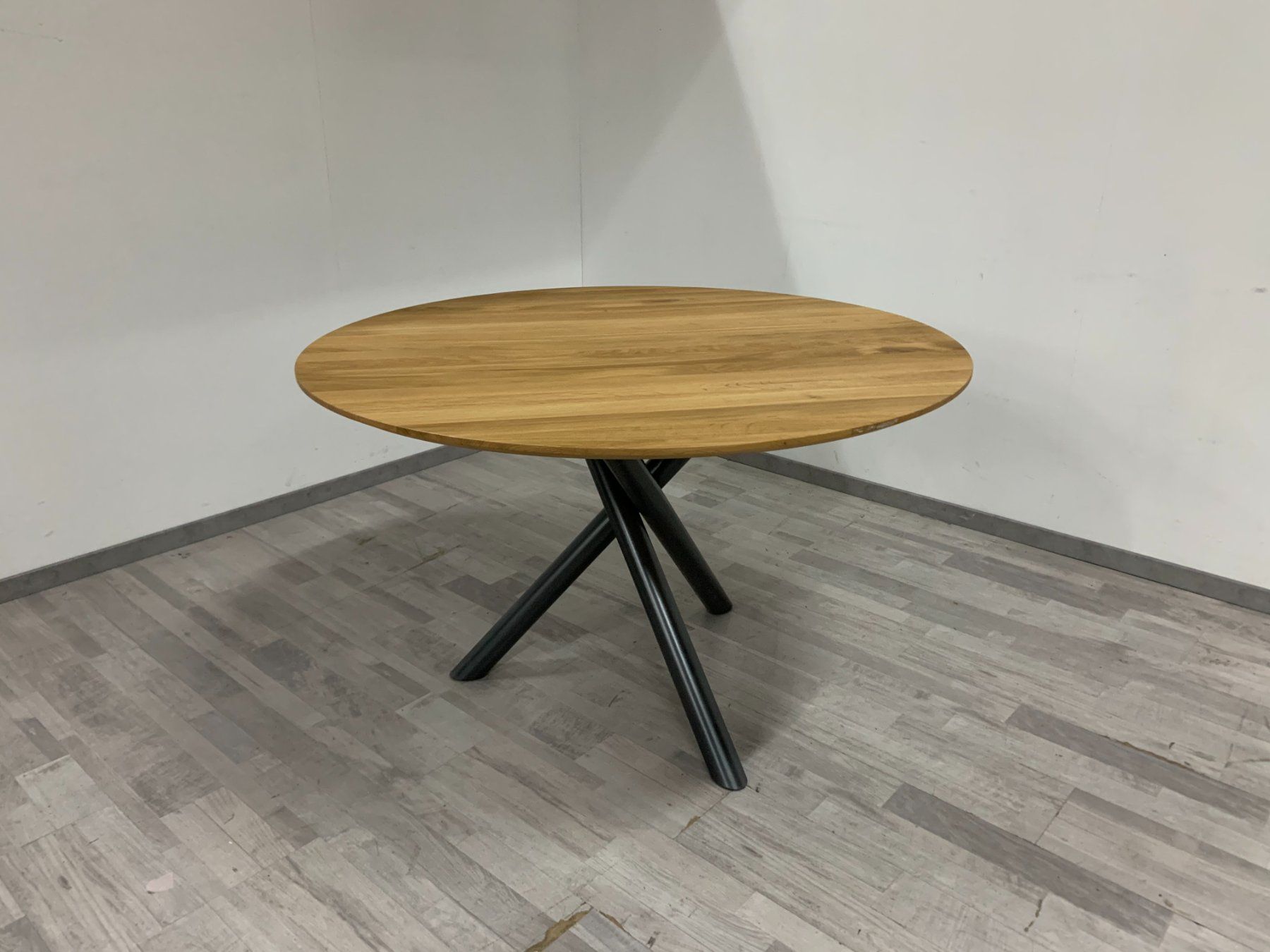 Tische: Runder Esstisch / Eiche, massiv / Durchmesser 120 cm – Neu (gemäss Beschreibung) aus Zürich von  2