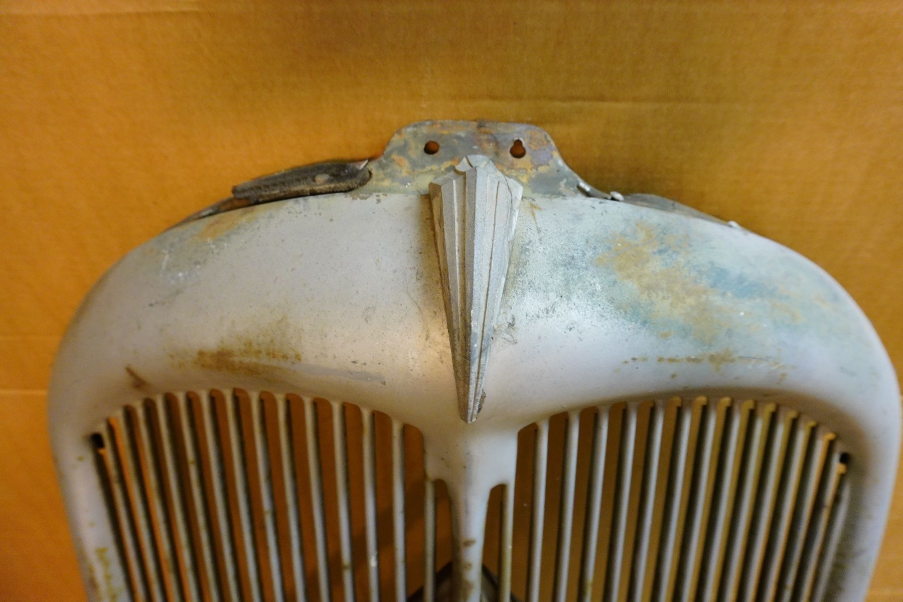 Citroën Alle Autoersatzteile: Citroen Oldtimer Kühlergril – Gebraucht aus Chur von JennyAlexander 4
