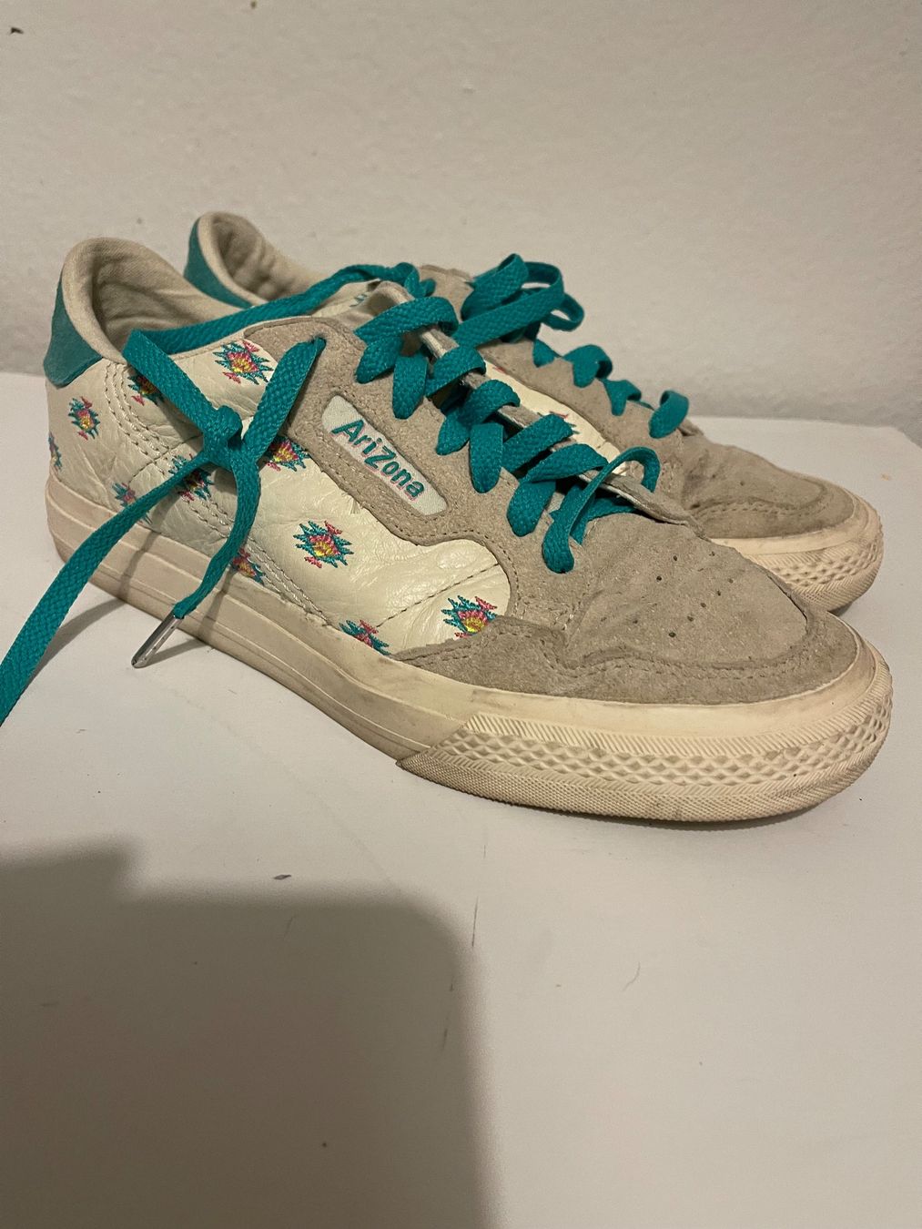 Damenschuhe: Adidas AriZona. Leder – Gebraucht aus Hinterkappelen von simona67