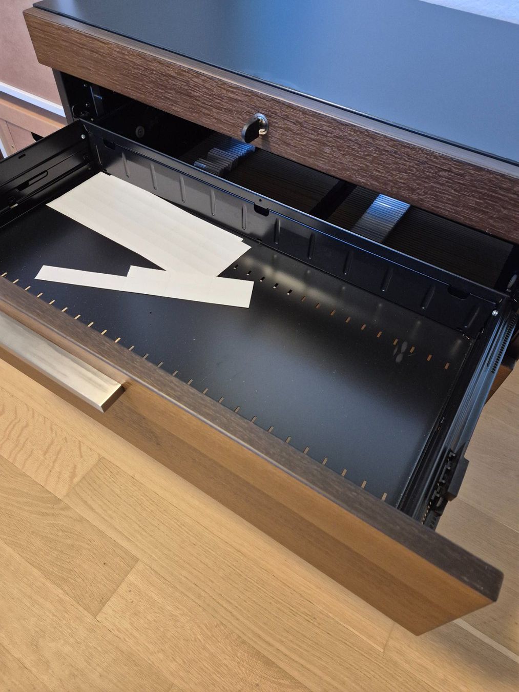 Cassettiere: Edles Büro-Sideboard / Kommode abschliessbar 80cm – Usato da Solothurn venduto da Officialjoshua 3