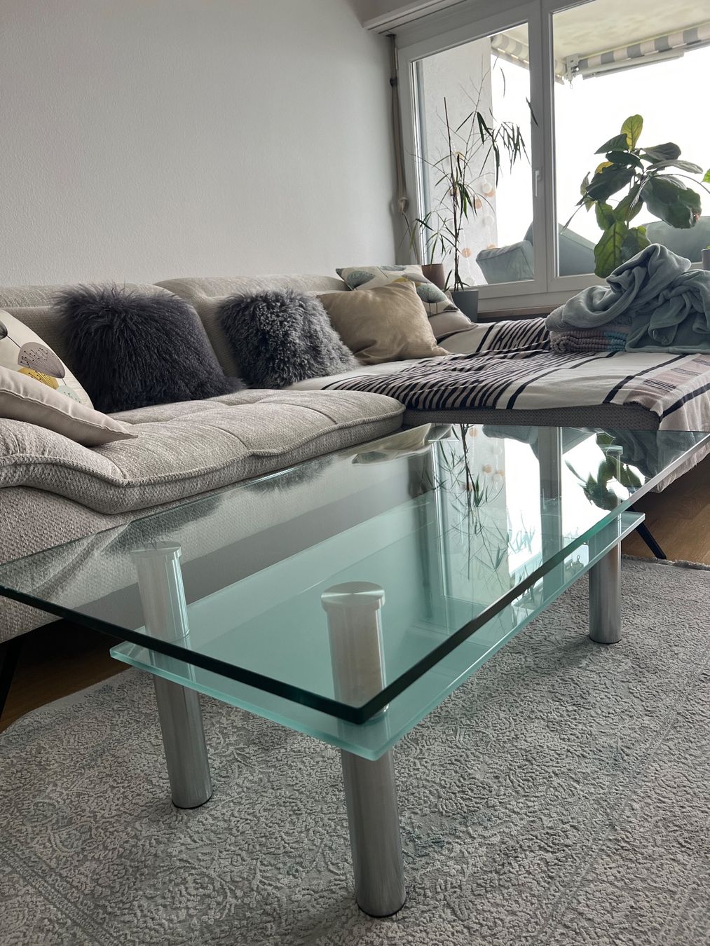 Tische: Massiver Glas Couchtisch – Gebraucht aus Richterswil von ang_2vks 1