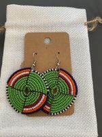 Boucles d'oreilles fait main en Tanzanie