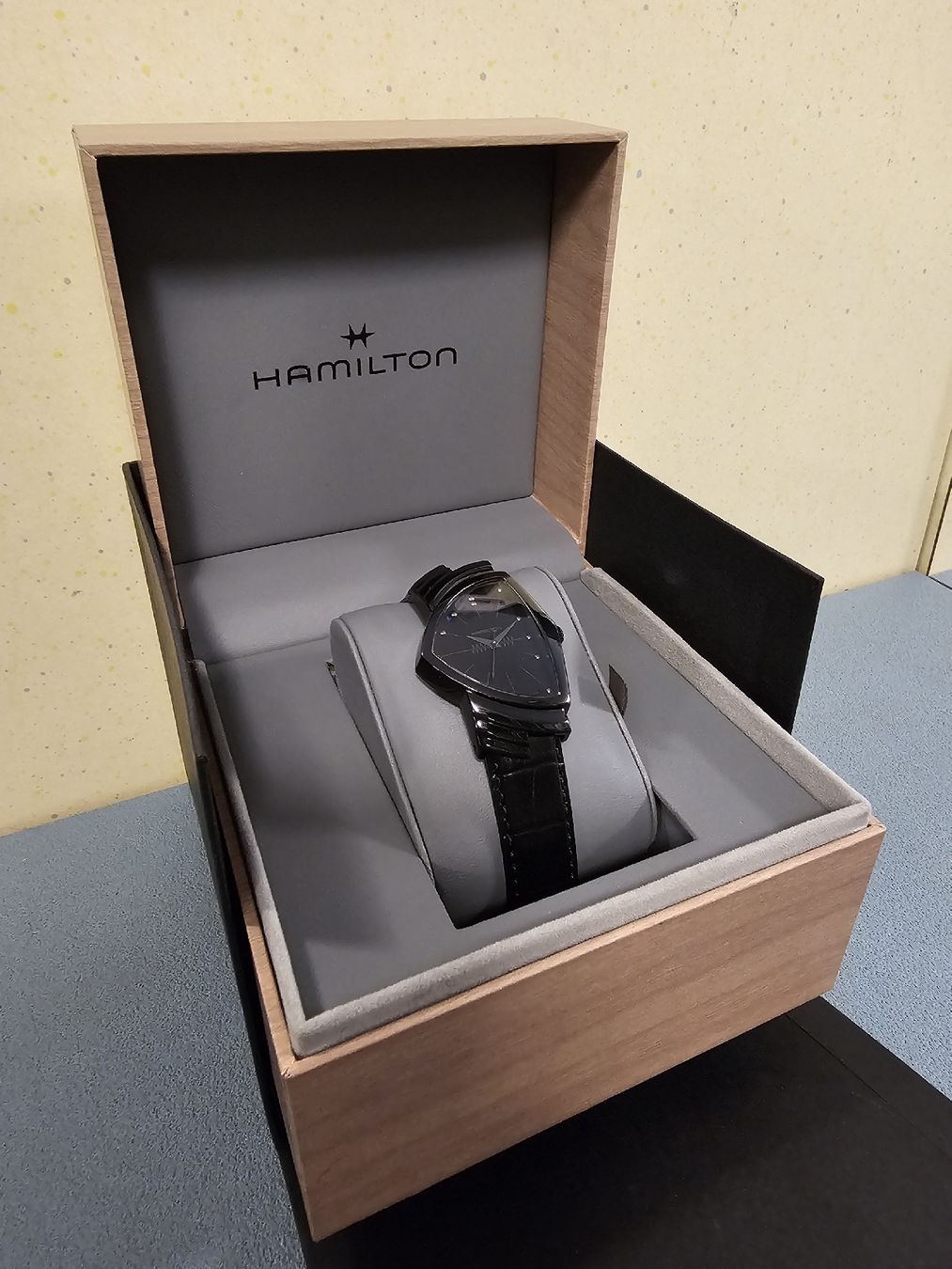 Hamilton Uhren: Hamilton Ventura  Neu – Neu und originalverpackt aus Thun von Thuno6 2