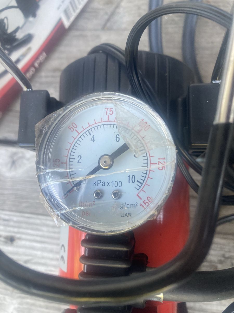 Kompressoren: Mini Auto Kompressor 10 bar – Gebraucht aus Balterswil von Lichtarbeiter 2