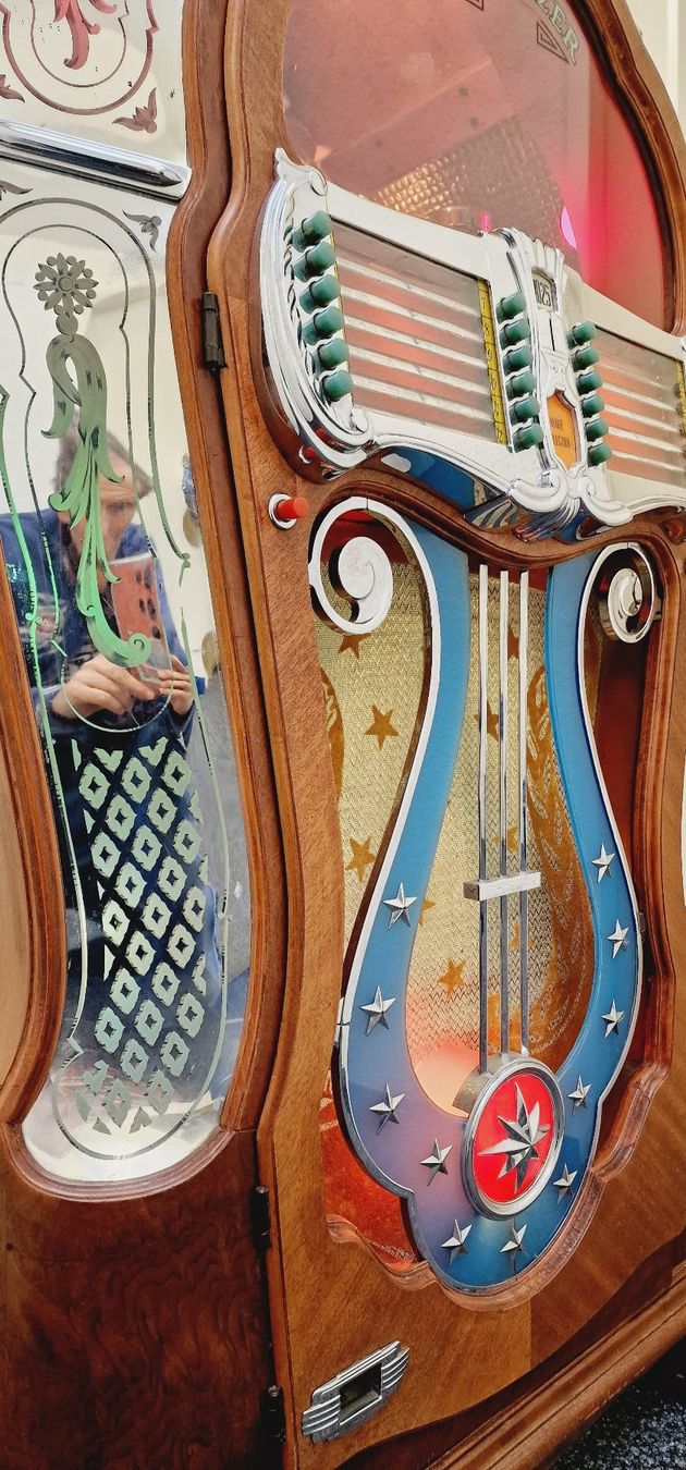 Wurlitzer Musiktruhen: Musikbox Jukebox Wurlitzer 1080 Mae West – Gebraucht aus Geroldswil von jukeman 5