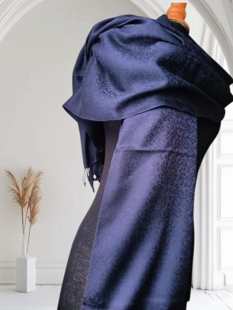 Foulard & Sciarpe: châle/écharpe/ en cachemire neuf – Nuovo e nell'imballaggio originale da La Chaux-de-Fonds venduto da Luxary.25cachmirepro 2