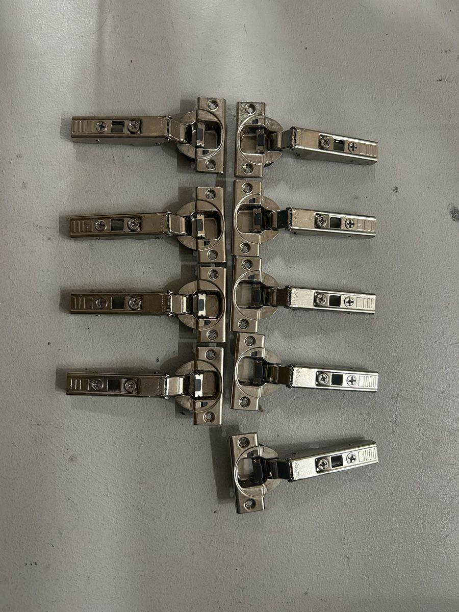 Blum Eisenwaren: Blum Topfbänder inkl. Grundplatten – Neu (gemäss Beschreibung) aus Birmensdorf ZH von FabianTs01