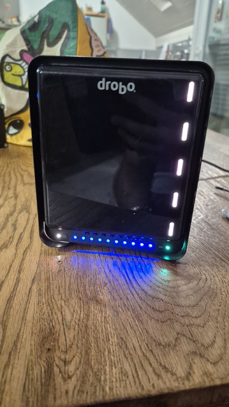Drobo Disques durs: drobo fs 5 bay – Défectueux à Léchelles par sim7891 5