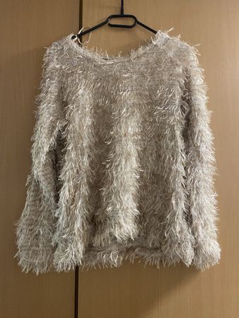 Flauschiger Pullover, ideal für den Herbst - Grösse M