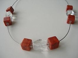 Koralle- Bergkristall Collier