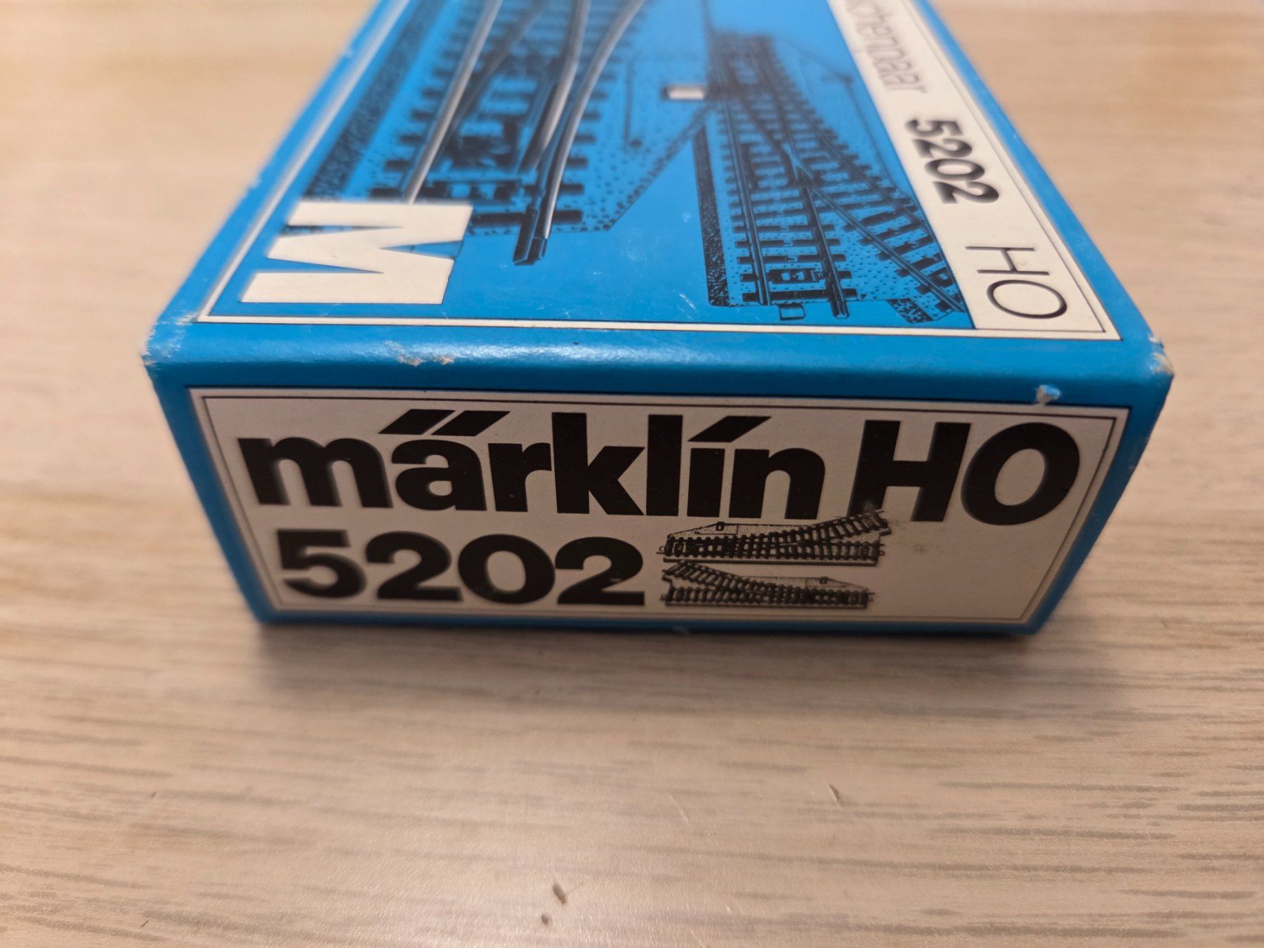 Märklin Modellini di ferrovie: Märklin 5202 Weichenpaar M H0 – Usato da St-Aubin-Sauges venduto da Lo_Go 2