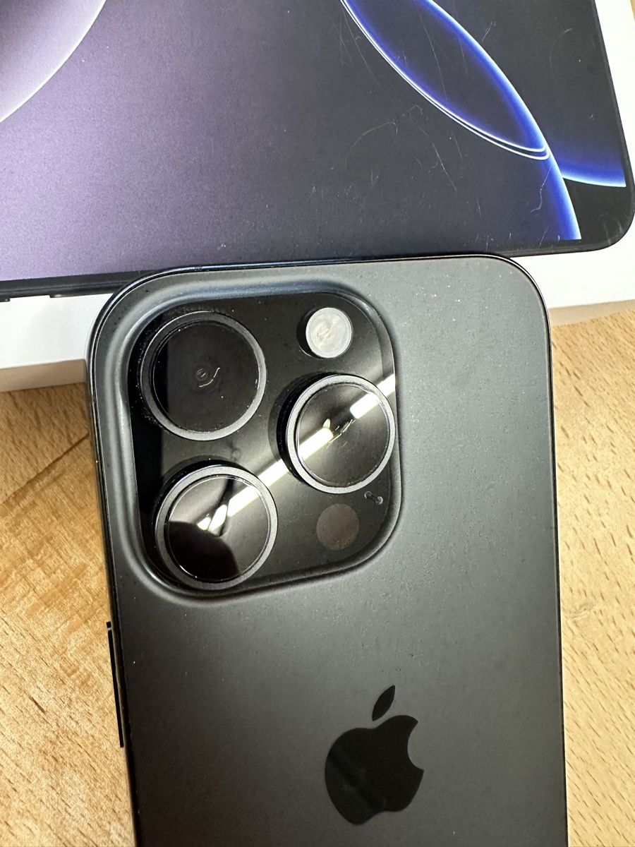 Apple Telefoni cellulari / Smartphones: I Phone 16 Pro 256 GB Black Titanium – Nuovo (secondo la descrizione) da Diessbach b. Büren venduto da babs92 1