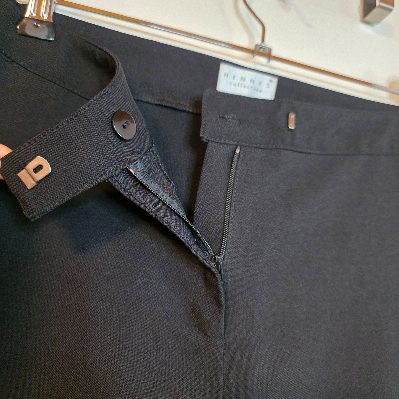 Hosen: Vintage Schlaghose Schwarz S Samt Muster Elegant – Gebraucht aus Wald ZH von CapLux 2