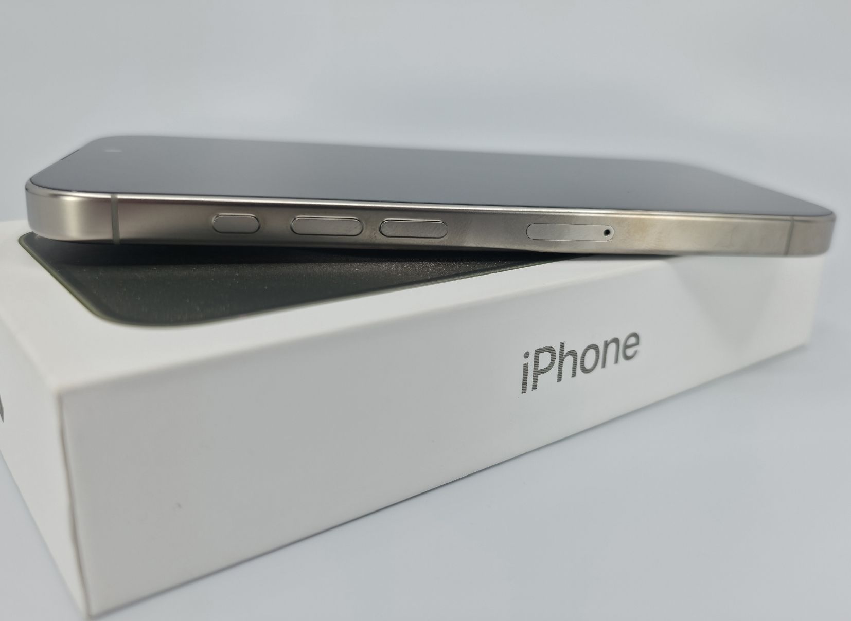 Apple Telefoni cellulari / Smartphones: iPhone 16PRO - 128GB – Usato da Hildisrieden venduto da Kuwai14 3