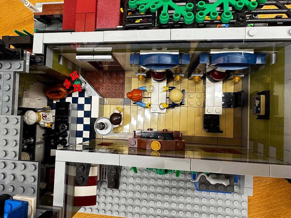 Lego Kit di costruzioni: Lego Creator Expert 10243 Parisian Restaurant – Usato da Weiach venduto da Stevo_Levo 4