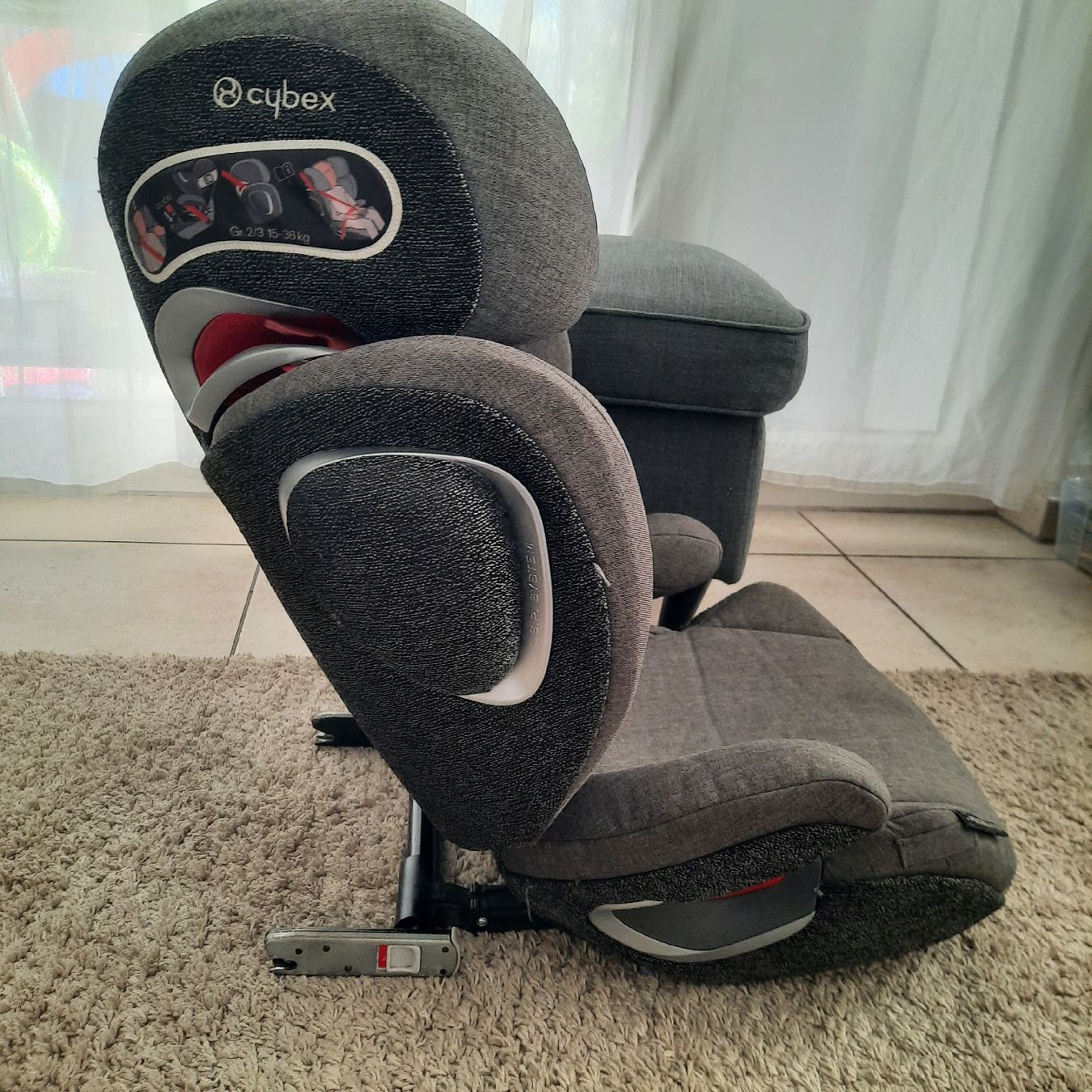 Cybex Seggiolini per auto: Cybex Solution Z-fix Gr. 2/3 15-36kg Kindersitz grau – Usato da Niederbuchsiten venduto da Cheasily
