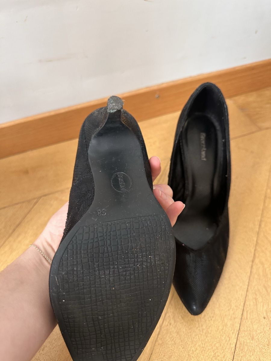 Scarpe da donna: Schwarze Pumps Gr. 38 – Usato da Zürich venduto da sin_q2m2 2