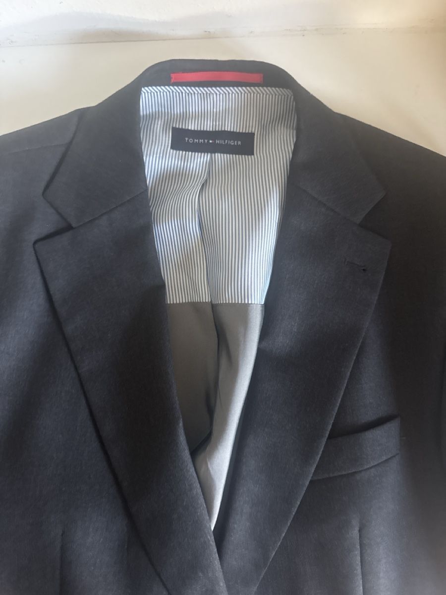 Tommy Hilfiger Anzüge, Sport- & Funktionsanzüge: Tommy Hilfiger Anzug – Neu (gemäss Beschreibung) aus Küsnacht ZH von ees_9thz 4