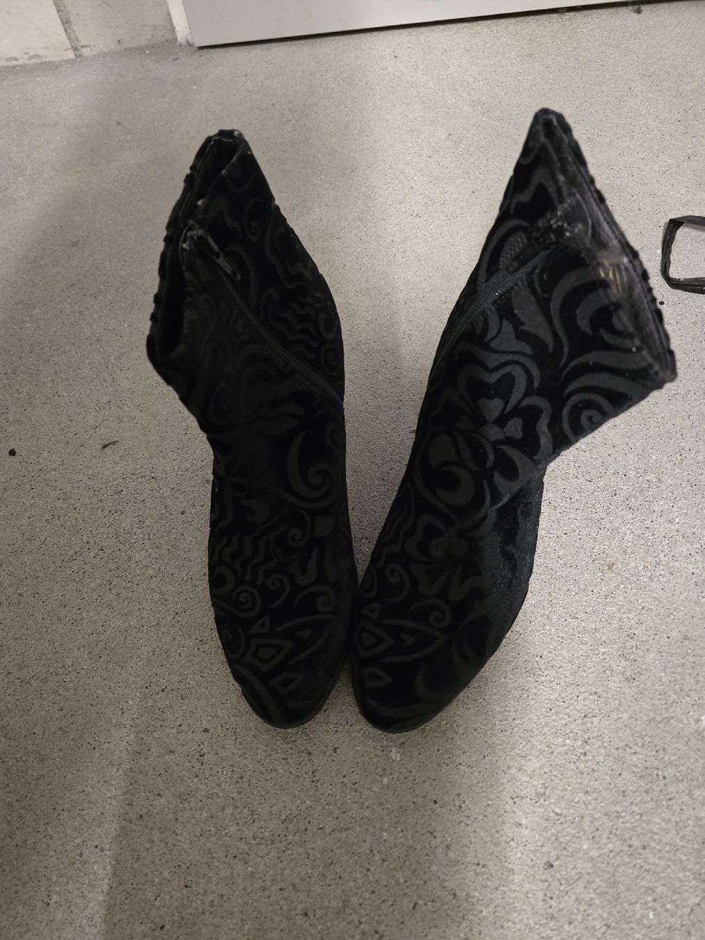Damenschuhe: Schwarze Stiefeletten Gr. 38 mit Muster Blockabsatz – Gebraucht aus Laufenburg von may_r2st 5