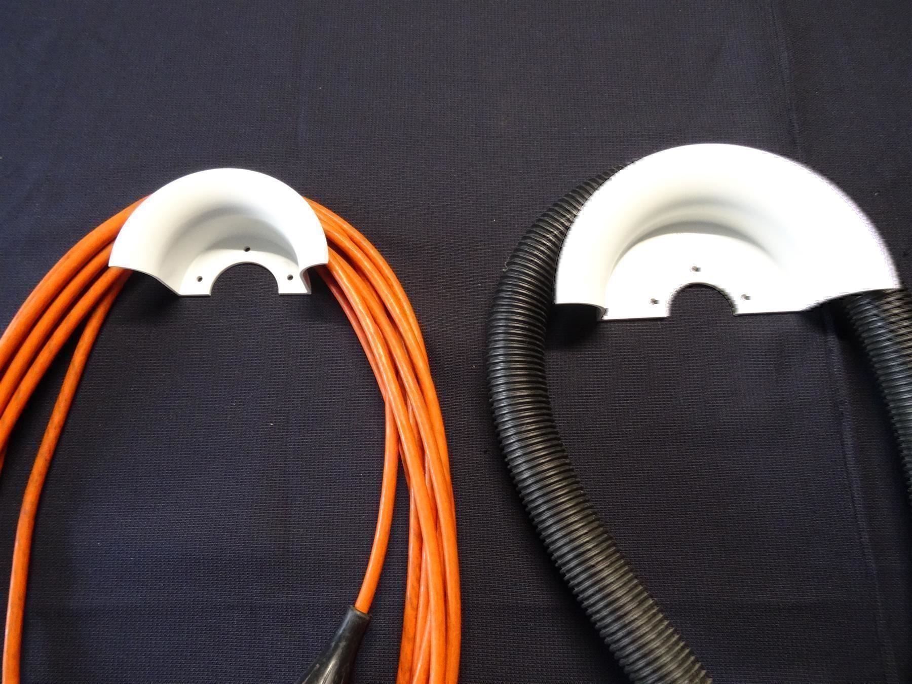 Sonstiges Elektromaterial: neue Schlauch- und Kabelhalter weiss – Neu (gemäss Beschreibung) aus Lupfig von JUTA09 1