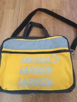 Upcycling-Tasche aus ehemaligen Post-Materialien