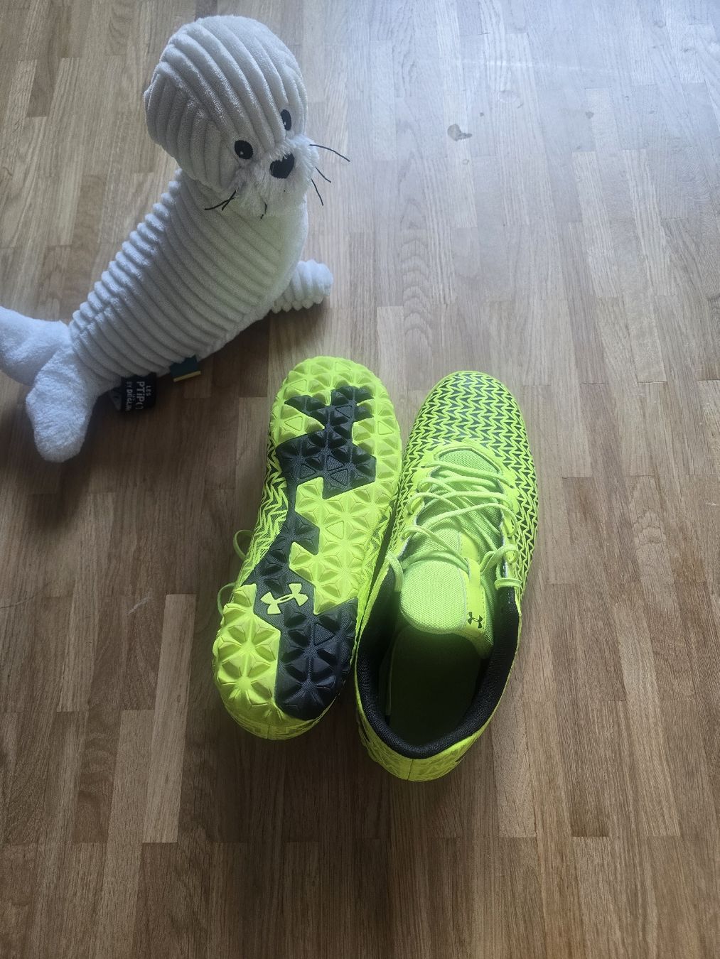 Under Armour Herrenschuhe: Under Armour pointure 44, état impeccable, comme neuf! – Gebraucht aus Mont-sur-Lausanne von Didinho 1