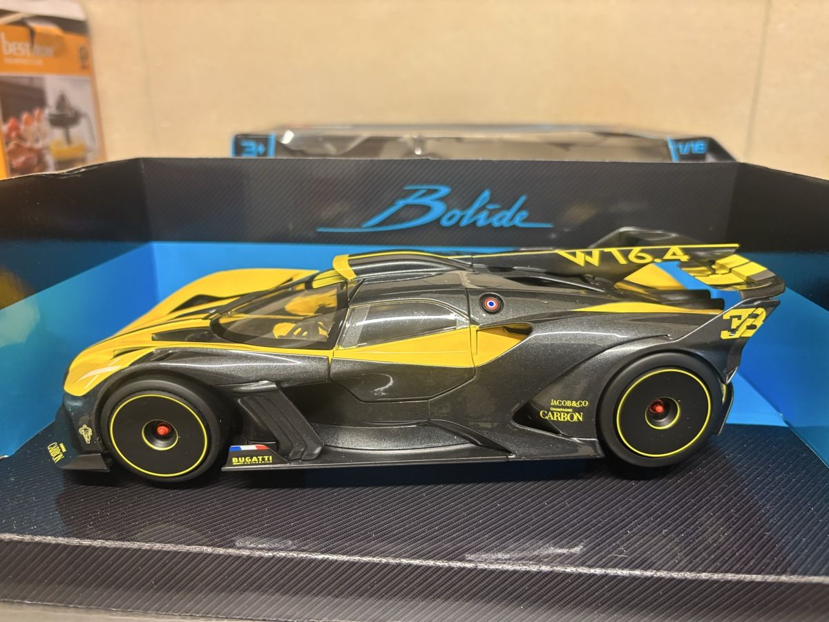 Bugatti Modellautos: Bugatti W16.4 1:18 von Bburago – Neu (gemäss Beschreibung) aus Opfikon von Cycomyco 2