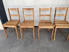 4 Gleiche Biedermeierstühle massiv Eiche frisch geölt.