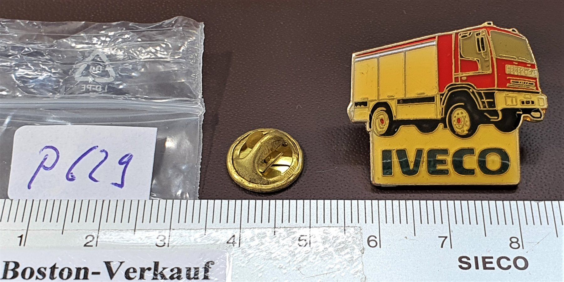 Placchette & Badge: P629 - Pin Auto Feuerwehr IVECO – Usato da Reinach BL venduto da Boston-Verkauf 1